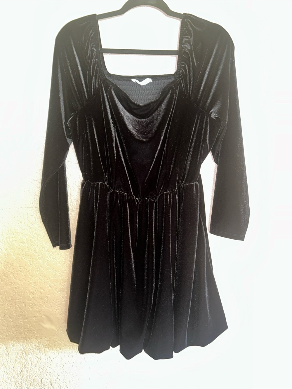 Celebrity Pink Black Velvet Long Sleeve Mini Dress